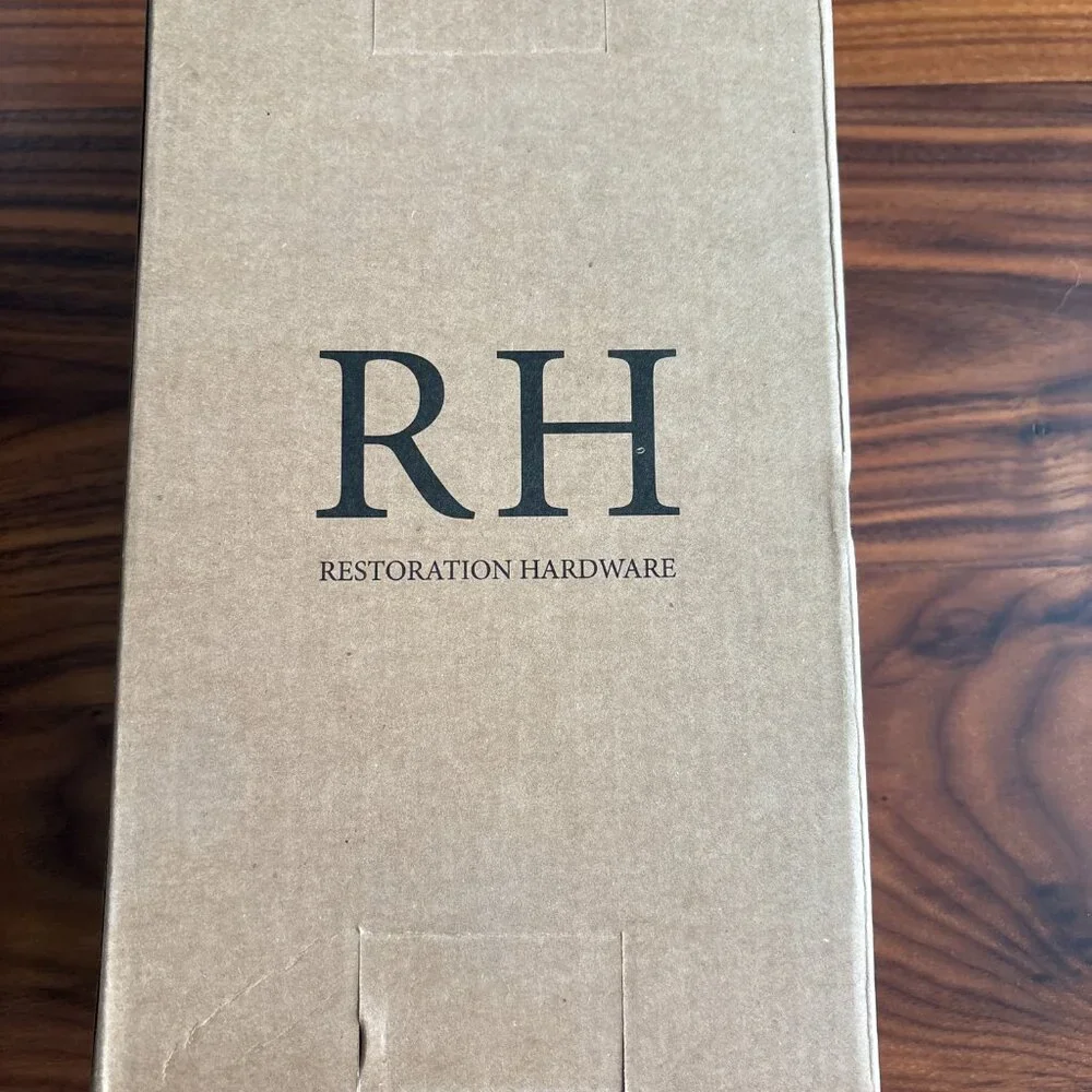 RH Lugarno Tissue Holder – Solid Brass, Burnished Finish